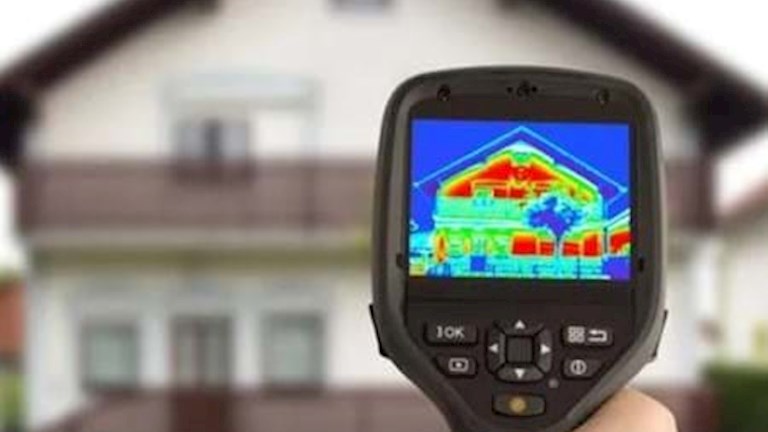 Deze infrarood camera brengt de gevoelige punten van je woning in kaart via het principe van thermografie.